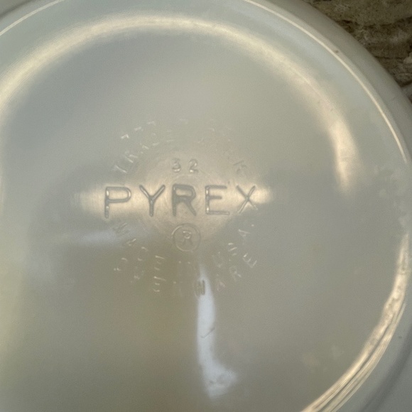 Pyrex Town and Country Brown Hex on Opal Cinderella Nesting Bowl 4 Qt #444 - Picture 9 of 13